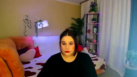 Snapshot of dancingsurprise chatting on 06-26-26, 03:33 Olivia online show from 06-26-26, 03:33