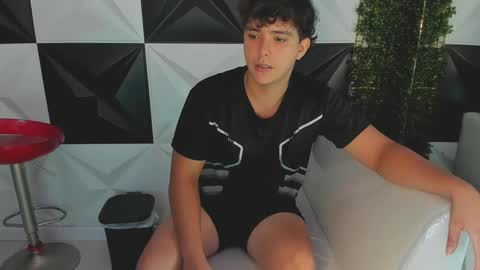 Snapshot of dani_cumboy chatting on 10-14-25, 02:40 dani_cumboy online show from 10-14-25, 02:40