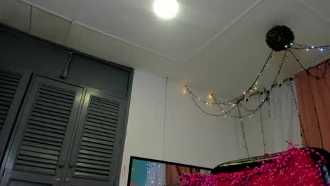 Snapshot of dani_lue chatting on 12-13-24, 02:38 dani_lue online show from 12-13-24, 02:38