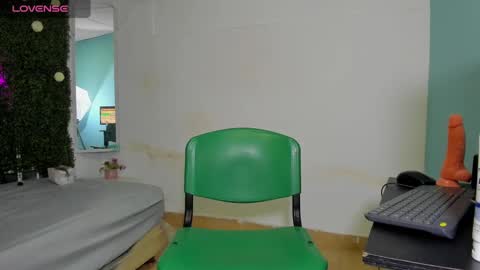 Snapshot of dani_lue chatting on 12-15-24, 03:20 dani_lue online show from 12-15-24, 03:20