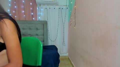 Snapshot of dani_lue chatting on 01-25-25, 11:44 dani_lue online show from 01-25-25, 11:44