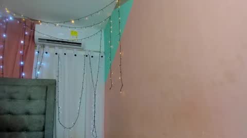 Snapshot of dani_lue chatting on 01-26-25, 06:27 dani_lue online show from 01-26-25, 06:27