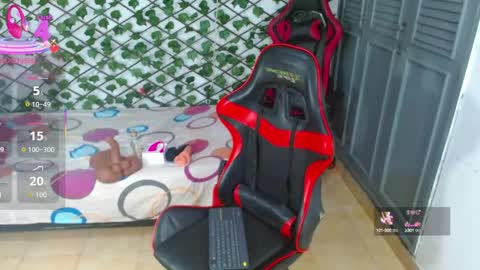 Snapshot of dani_lue chatting on 10-13-25, 02:06 dani_lue online show from 10-13-25, 02:06