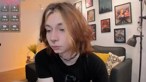 Snapshot of dani_mur chatting on 11-23-25, 07:35 Daniel online show from 11-23-25, 07:35