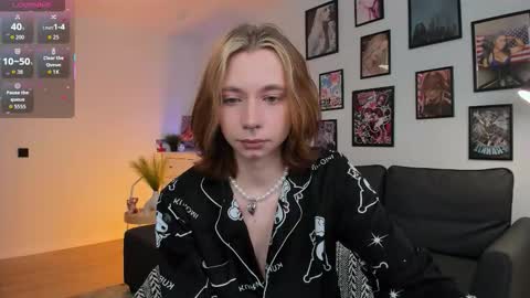 Snapshot of dani_mur chatting on 11-26-25, 09:10 Daniel online show from 11-26-25, 09:10