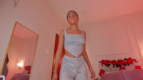 Snapshot of dani_skinny_ chatting on 12-23-24, 11:36 Hi I am Dani online show from 12-23-24, 11:36