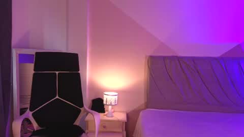 Snapshot of dania22_ chatting on 06-25-26, 02:32 dania22_ online show from 06-25-26, 02:32