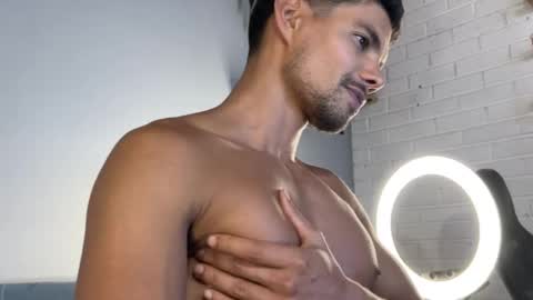 Daniel  online show from 12-24-24, 04:33