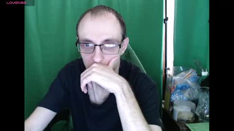 Snapshot of daniel9121 chatting on 04-26-26, 10:46 Daniel9121 online show from 04-26-26, 10:46