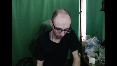 Snapshot of daniel9121 chatting on 05-28-26, 10:12 Daniel9121 online show from 05-28-26, 10:12