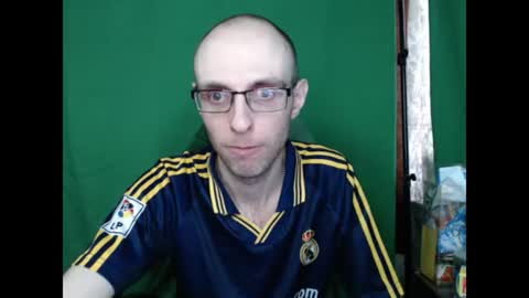 Snapshot of daniel9121 chatting on 08-02-26, 12:03 Daniel9121 online show from 08-02-26, 12:03