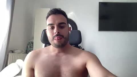 Snapshot of daniel_3827 chatting on 06-11-26, 08:45 daniel_3827 online show from 06-11-26, 08:45