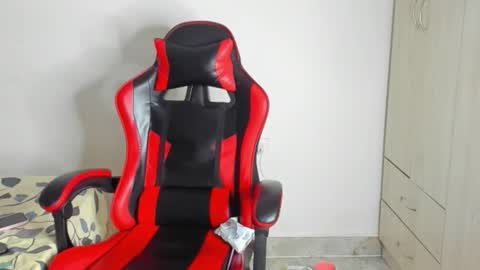 Snapshot of daniel_443 chatting on 11-26-25, 04:52 DANIEL online show from 11-26-25, 04:52