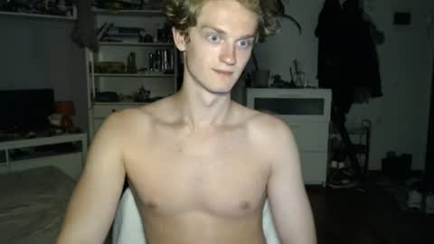 Snapshot of daniel_yumm chatting on 06-14-26, 11:29 Daniel online show from 06-14-26, 11:29