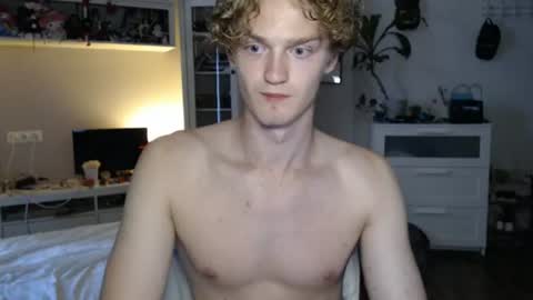 Snapshot of daniel_yumm chatting on 06-30-26, 02:56 Daniel online show from 06-30-26, 02:56