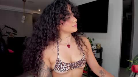 Snapshot of daniela_arenas chatting on 11-21-25, 01:37 daniela_arenas online show from 11-21-25, 01:37