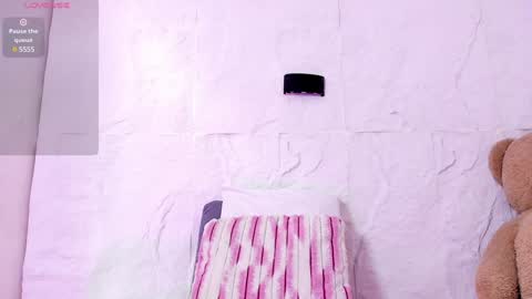 Snapshot of daniela_mendozza chatting on 12-23-24, 05:43 Dani online show from 12-23-24, 05:43