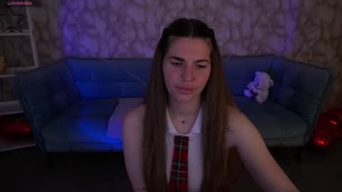 danielareign online show from 04-25-26, 01:52