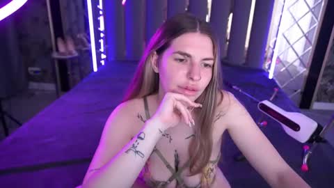 danielareign online show from 06-02-26, 12:40