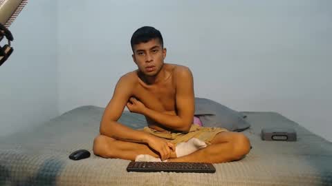 Snapshot of danielitopapii chatting on 02-06-25, 06:40 danielitopapii online show from 02-06-25, 06:40