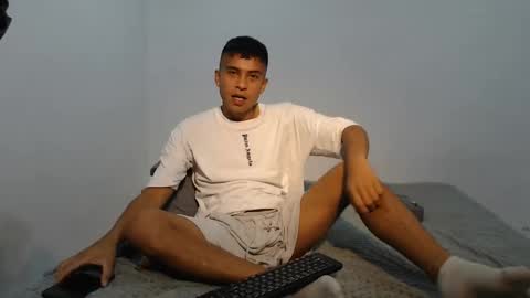 Snapshot of danielitopapii chatting on 02-08-25, 04:47 danielitopapii online show from 02-08-25, 04:47