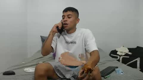 Snapshot of danielitopapii chatting on 02-11-25, 12:06 danielitopapii online show from 02-11-25, 12:06