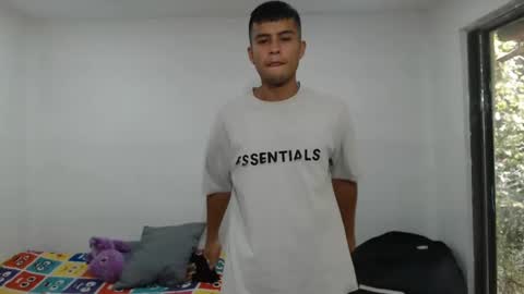 Snapshot of danielitopapii chatting on 02-12-25, 06:09 danielitopapii online show from 02-12-25, 06:09