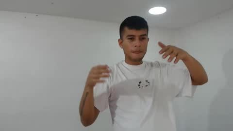 Snapshot of danielitopapii chatting on 02-19-25, 07:27 danielitopapii online show from 02-19-25, 07:27