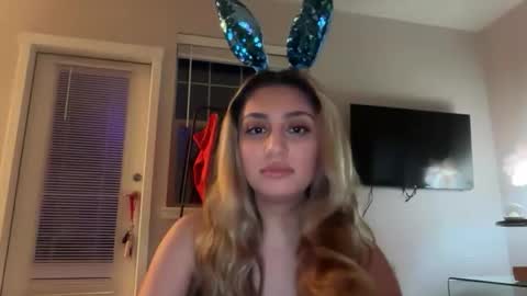 daniellarae1 online show from 04-06-26, 06:47