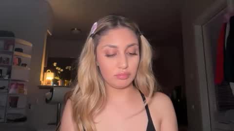 daniellarae1 online show from 04-09-26, 05:29