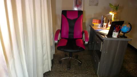 Angie online show from 04-11-26, 06:45