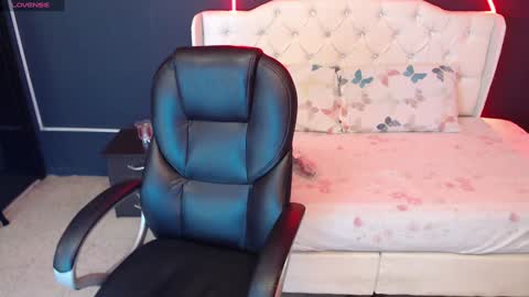 Danielle Smith online show from 02-06-25, 03:59