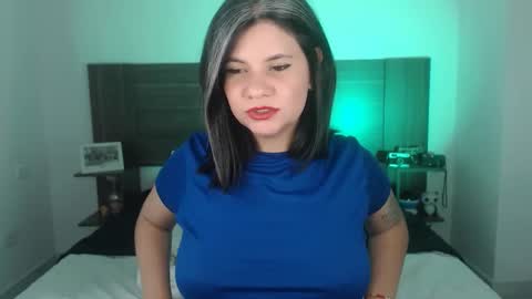 Snapshot of daniellerain chatting on 03-06-25, 01:05 daniellerain online show from 03-06-25, 01:05