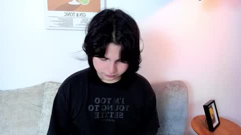 Snapshot of daniellesins2 chatting on 12-19-25, 09:11 Danielle online show from 12-19-25, 09:11