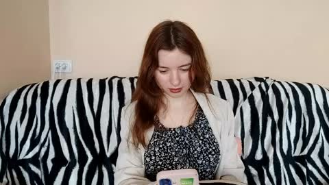 Mia online show from 04-13-26, 11:05