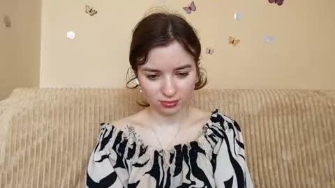 Snapshot of daniellevaulet chatting on 07-18-26, 07:12 Mia online show from 07-18-26, 07:12
