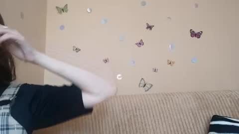 Snapshot of daniellevaulet chatting on 07-27-26, 07:04 Mia online show from 07-27-26, 07:04
