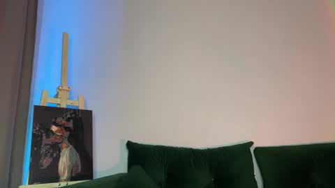 Snapshot of danieltuckerr chatting on 11-18-25, 01:00 danieltuckerr online show from 11-18-25, 01:00