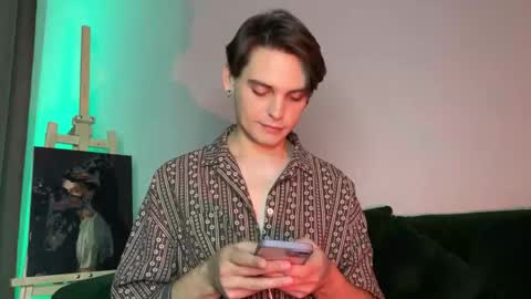 Snapshot of danieltuckerr chatting on 11-21-25, 05:55 danieltuckerr online show from 11-21-25, 05:55