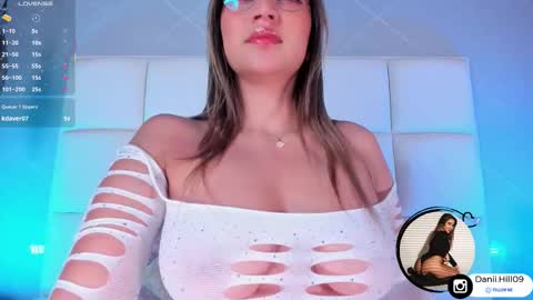 Danii  online show from 10-22-25, 04:46