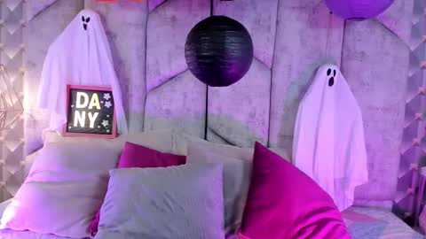 DaniiBelluci  online show from 10-30-25, 03:41