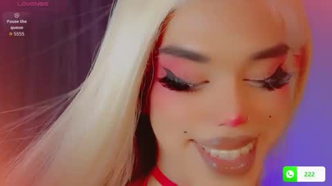 Snapshot of daniilee_ chatting on 12-18-25, 09:32 DANNI LEE online show from 12-18-25, 09:32