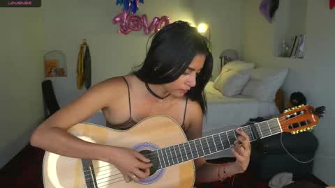 danalle .. online show from 10-15-25, 09:48