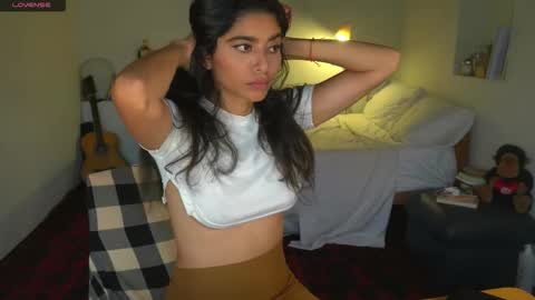 danalle .. online show from 03-07-26, 09:45