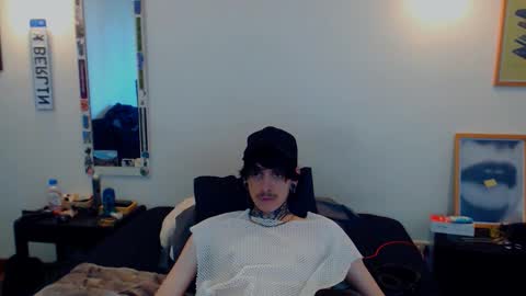 Snapshot of daniiwin chatting on 10-28-25, 09:28 danii online show from 10-28-25, 09:28