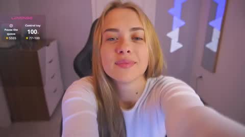 Hi my name is Anna. Please say hello I like to chat with you. If u have request use Tip option .Thank you online show from 11-21-25, 12:43