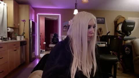 DanikaWhite69 online show from 12-19-24, 08:45