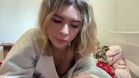 Snapshot of danilovexoxo chatting on 07-24-26, 06:28 danilovexoxo online show from 07-24-26, 06:28