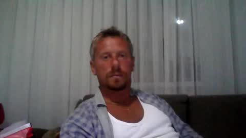 Snapshot of danisami12345 chatting on 09-20-25, 10:44 daniel online show from 09-20-25, 10:44