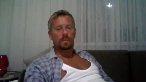 Snapshot of danisami12345 chatting on 09-27-25, 08:14 daniel online show from 09-27-25, 08:14